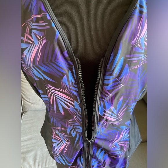 *SOLD on M* New- SHEIN 2 Piece Swimsuit - Picture 8 of 10